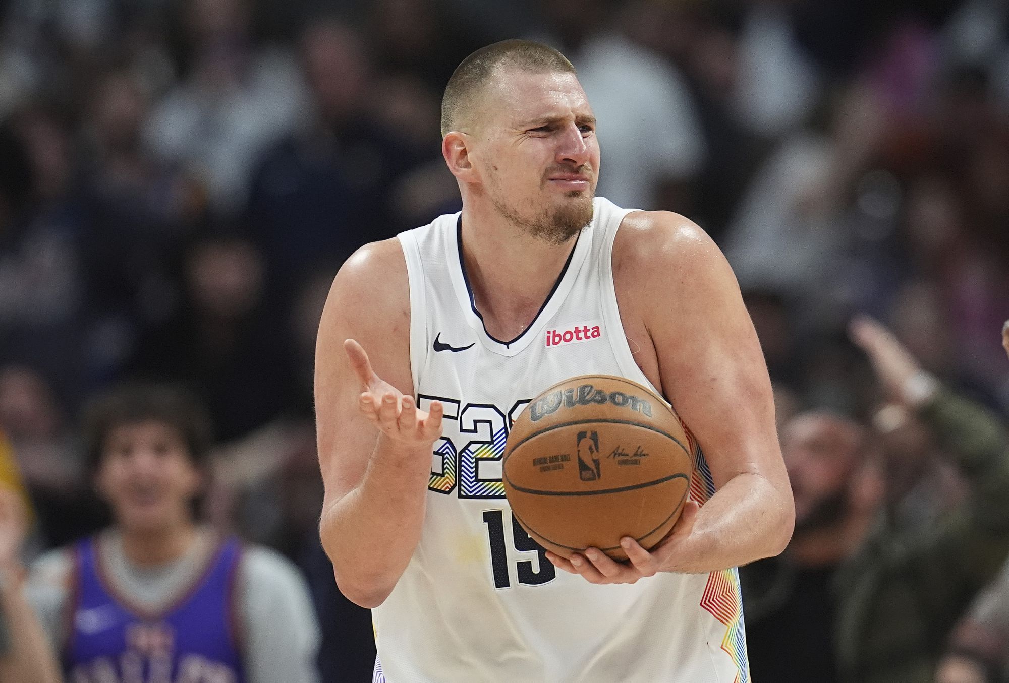 25 điểm của Jokic trong hiệp một đã lập kỷ lục ghi bàn trong hiệp một cho một cầu thủ đứng thứ năm trong lịch sử NBA.